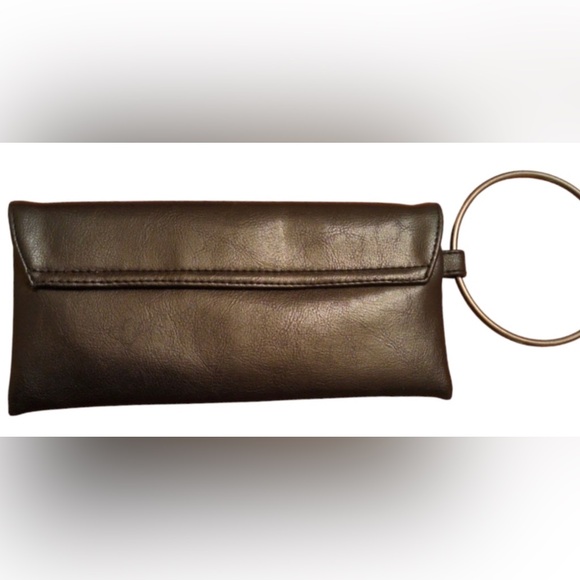 VICTORIAS SECRET WRISTLET WALLET - Picture 2 of 4